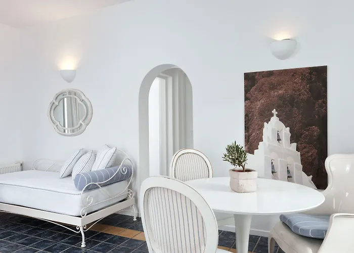 Lilium Santorini Hotel