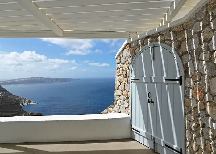 Lilium Santorini Hotel