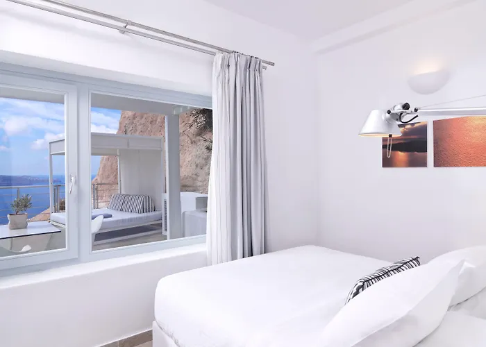 Lilium Santorini 5* Fira (Santorini)