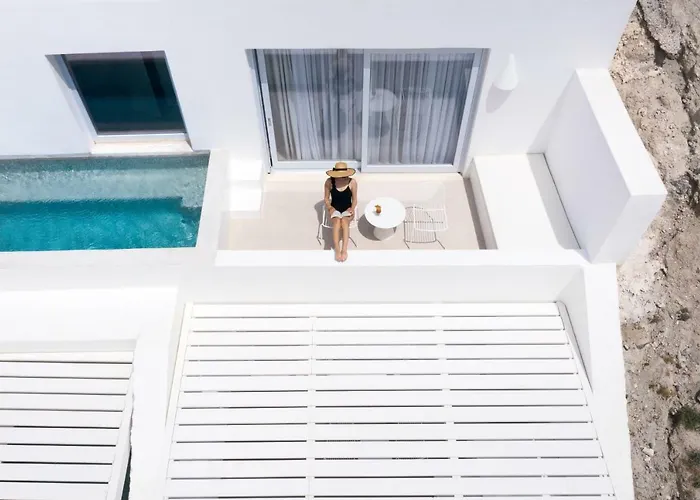 Hotel Lilium Santorini 5*