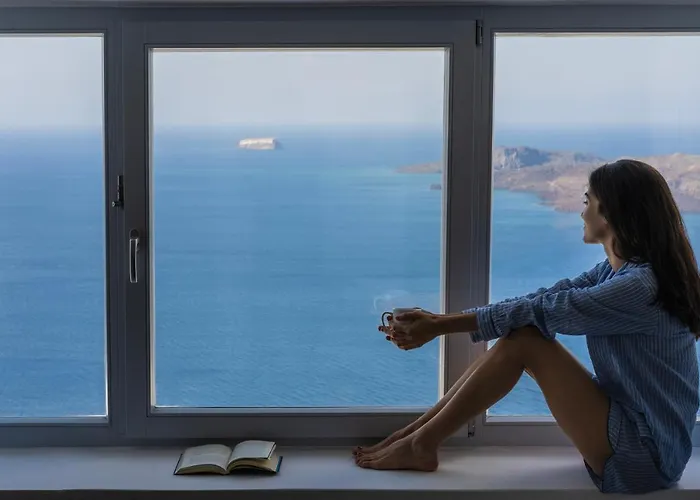 Hotel Lilium Santorini 5*