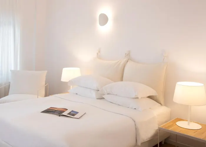 Lilium Santorini Hotel Fira (Santorini)