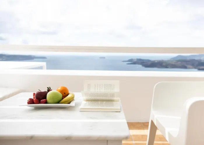 Lilium Santorini Hotel 5*