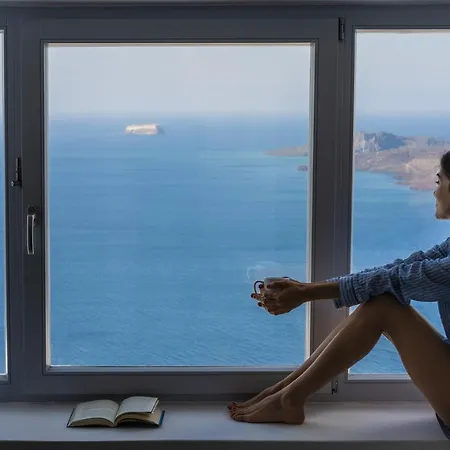 Otel Lilium Santorini 5*