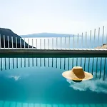 Lilium Santorini Hotel 5*