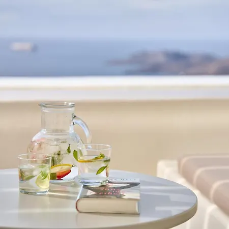 Lilium Santorini Hotel 5*