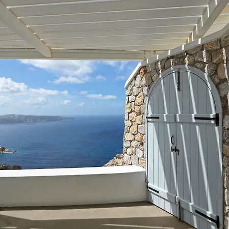 Lilium Santorini Hotel