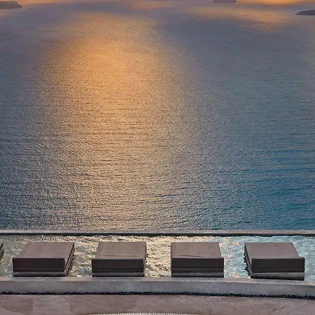 Hotel Lilium Santorini 5*