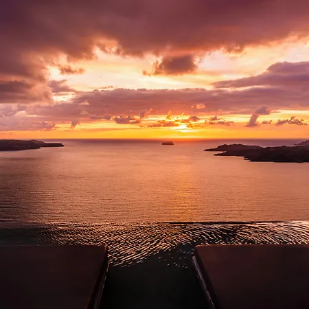 Lilium Santorini Hotel 5*