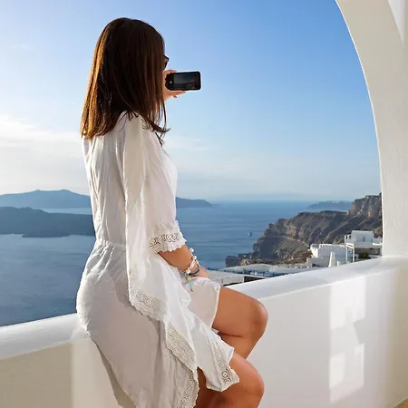 Hotel Lilium Santorini 5*
