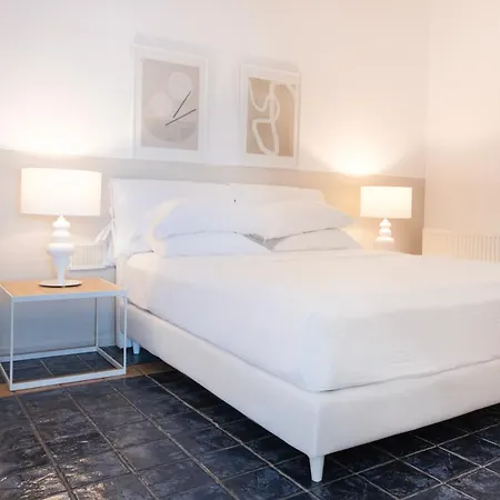 Lilium Santorini Hotel 5*