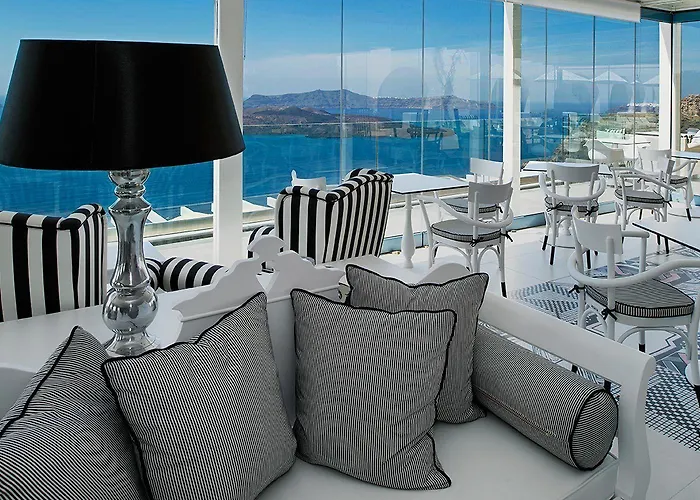 Lilium Santorini Hotel