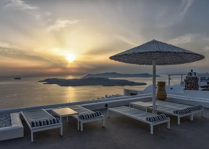 Lilium Santorini Hotel Firá