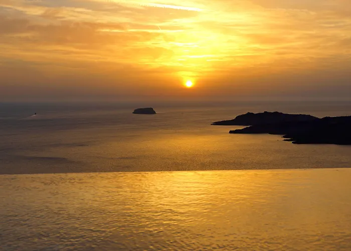 Lilium Santorini Hotel 5*