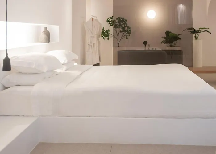 Lilium Santorini Hotel