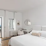 Hotel Lilium Santorini 5*