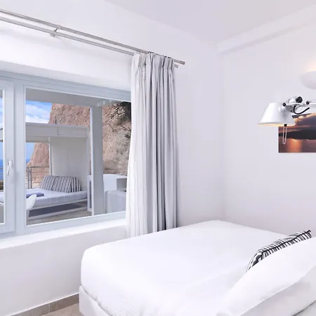 Lilium Santorini 5* Firá