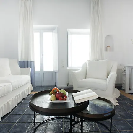 Lilium Santorini Hotel 5*