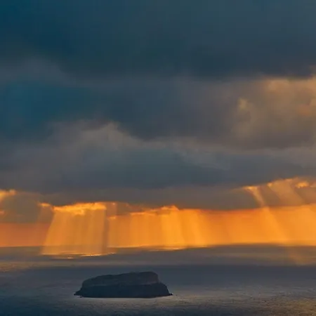 ホテル Lilium Santorini サントリーニ